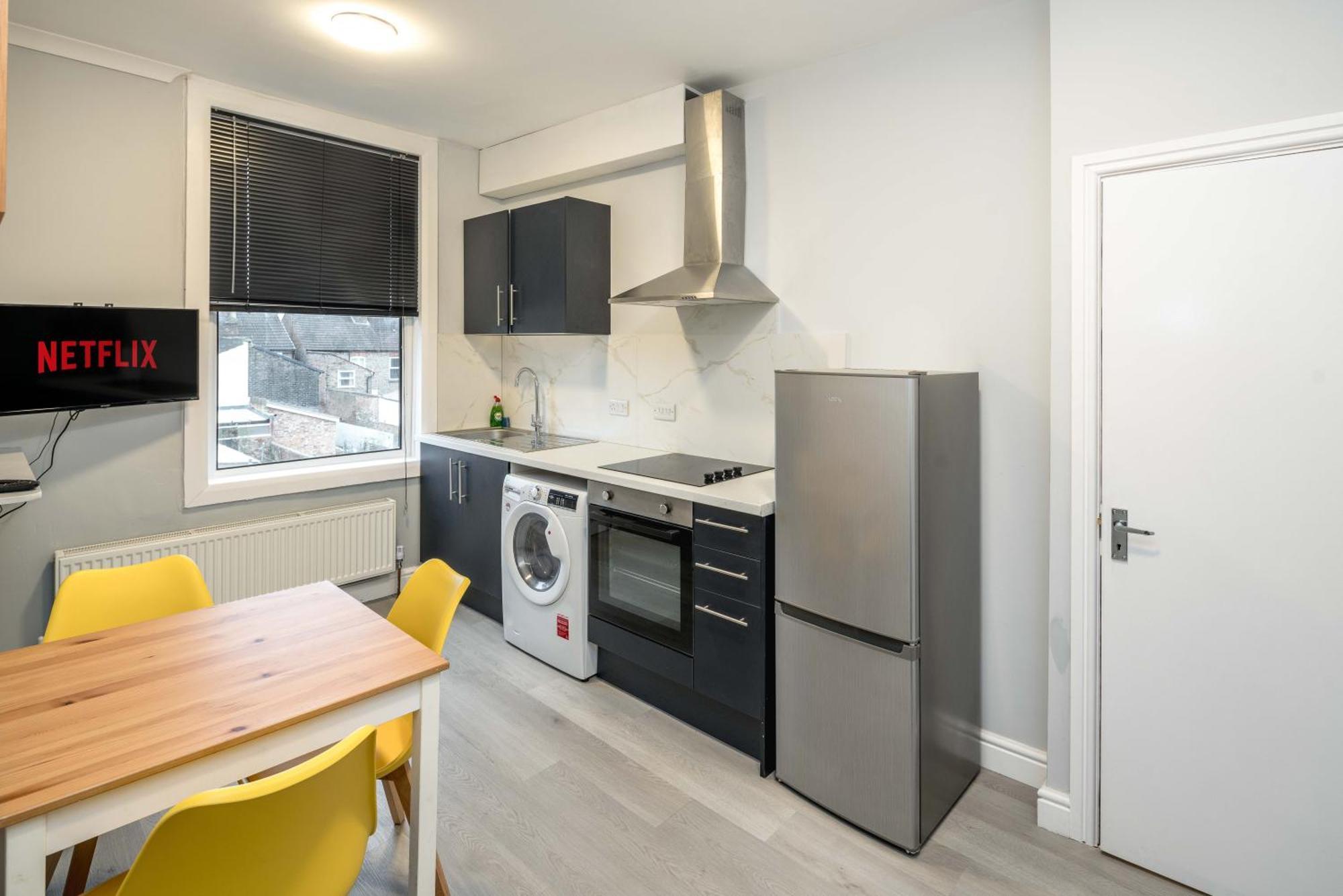 Free Parking, 2 Beds,Close To Train Station Bedford Extérieur photo